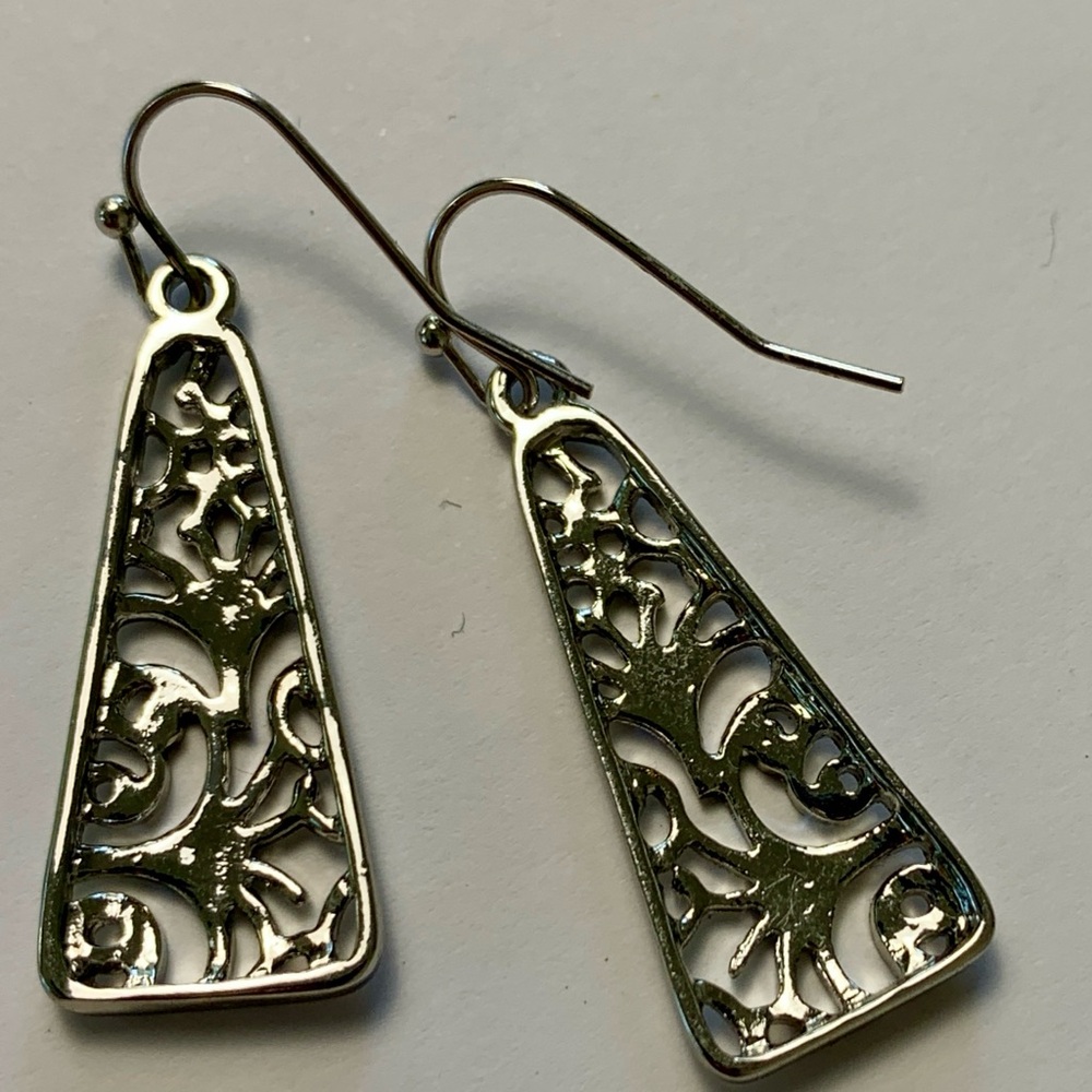 Lia Sophia earrings Silver dangle cut out style - Picture 7 of 9